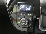 オートエアコン装備です。オートで空調を行ってくれるので車内は、とっても快適!だからドライブもさらに楽しい!