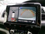 アラウンドビューモニター。クルマを上空から見下ろしているかのような映像で、駐車の際、周囲の安全を確認できます!
