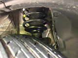 お車を安心してお乗りいただく為には、足回りの定期点検が欠かせません。サービスサポート(有償保証)では無料点検もご提供しており、安心のカーライフをお過ごしいただけるサポート体制が整っています。
