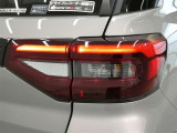 LEDテールライトです。省電力、高輝度のLEDは明るく照らすので夜間運転時の視認性を高めます。スタイリッシュな見た目で細かいところもこだわりたいあなたに!