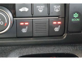 シートヒーター装備付き車!!座席に埋め込まれた電熱線によりシートを暖めることが出来る装備で、温められたシートは、寒い冬には最適です!!