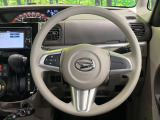 インテリアに合わせたデザインのステアリングは、運転される方のことも考え、運転しやすい形状、大きさです。是非一度、実際に触ってお確かめください。