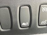 ●横滑り防止装置:トラクションコントロールを介してカーブ走行時などで車両の制御を行ってくれます。