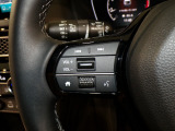 【ステアリングリモコン】ステアリングにオーディオ調節可能なスイッチが装備されていますので運転中でも視線をそらさずにオーディオの調節が可能です!