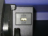 【充電用USB端子】デバイスの充電に便利です。※実際の接続端子は写真で確認or店舗までご気軽にお問合せください♪