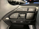 【ステアリングスイッチ付ハンドル】ナビゲーションに視線を移さず、ハンドルから手を離さず、運転に集中したまま手元でオーディオ操作できます♪