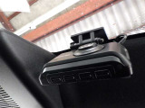 今の時代、ドライブレコーダーは欲しいアイテムの一つですよね!この車両には装備されております!