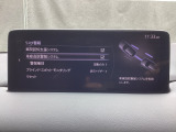 車線逸脱警報システム は車線から逸脱する可能性があることを知らせる装置。走行中に車線の白線 (黄線) を検知して、逸脱する可能性があると判断した場合に、警告灯の点滅と警報チャイムにより運転者に知らせます。