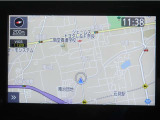 ナビ付きで、遠出や初めての道も安心。道に迷う心配が少なく、同乗者との会話や運転に集中出来ます。ご家族でのお出かけにも心強いポイントです。