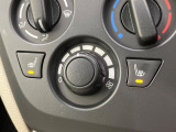 【シートヒーター】寒い日に重宝するシートヒーター!エアコンより早く温まってくれるので寒がりの人も安心ですね♪エアコンの温風は乾燥するから苦手、という方にもをおすすめです。