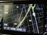メーカー装着の8インチディスプレイオーディオを装備しております。