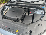 【T5エンジン(2.0L直列4気筒直噴ターボエンジン)】高回転では優れたレスポンスと伸びやかなドライビングフィールが特徴のハイパフォーマンスエンジン。一味、二味違う本物志向のあなたへ&hellip;
