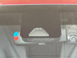 【トヨタセーフティセンス】走行中に前方の車両等を認識し、衝突しそうな時は警報とブレーキで衝突回避と被害軽減をアシスト。より安全にドライブをお楽しみいただけます。