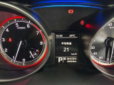 視認性に優れたメーターを採用しており、走行中でも車速や情報が分かりやすく表示されます。運転時の視線移動をむりのない範囲に抑え、快適で安心感のあるドライブをサポートします。