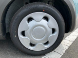 純正のスチールホイールが足元を飾ります♪
