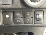 【スマートアシスト】走行中に前方の車両等を認識し、衝突しそうな時は警報とブレーキで衝突回避と被害軽減をアシスト。より安全にドライブをお楽しみいただけます。