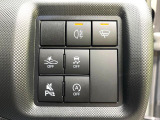 【スマートアシスト】走行中に前方の車両等を認識し、衝突しそうな時は警報とブレーキで衝突回避と被害軽減をアシスト。より安全にドライブをお楽しみいただけます。