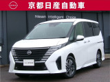ご家族の方にぴったりな両側オートスライドドアを装備しております。お買い物に両手がふさがってしまう際も自動でドアの開閉が可能なためとても便利です。