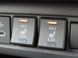 運転席、助手席にはシートヒーターが付いています。最近の冬場は例年よりも寒くなっています。。。シートヒーターがあるとないとじゃ大違い!ぜひお試しあれ!