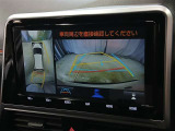駐車が苦手な方でも安心のバックガイドモニター搭載。 後方の映像をクリアに表示し、ガイドラインで車庫入れや縦列駐車をしっかりサポート。毎日の運転がぐっとラクになります。