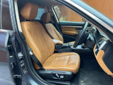 3シリーズグランツーリスモ 320d xドライブ ラグジュアリー 4WD 本革シート