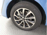 かっこいいホイールですね。 車のイメージを大きく左右するホイール部分はコダワリを持ちたいですね。