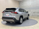 お車をご購入時のみご入会頂ける「メンテナンスパスポートUプラン」がございます。定期点検と次回車検整備費用を前払い頂くことでお得に整備をお受け頂けます。