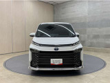 お車購入のポイントとなるフロントマスクです。上質で迫力あるデザインですね☆☆
