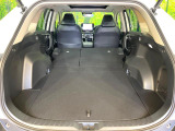 積み下ろしのしやすいデッキにはたっぷりと荷物を積み込んでいただけます。遊びから仕事まで、様々なシーンで頼れます♪