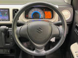 インテリアに合わせたデザインのステアリングは、運転される方のことも考え、運転しやすい形状、大きさです。是非一度、実際に触ってお確かめください。