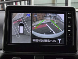 アラウンドビューモニター。上空から見下ろしているような映像で、スムースな駐車をサポートします。