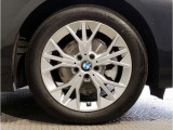 BMW純正アルミホイールです。納車時にはアルミホイールコーティングも承っております!是非ご検討下さいませ。