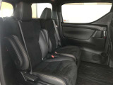 ゆとりある広々とした車内空間は、ドライブを始め買い物やレジャーなど、幅広く活躍します。一人でもみんなとでもお出かけを楽しみましょう!