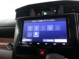 【ナビゲーション】装着車です、初めての道の案内はもちろん!音楽やラジオ等を聞きながらのドライブもお楽しみ頂けそうですね