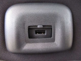 USBソケット装備でスマホの充電も可能です