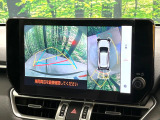 【パノラミックビューモニター】専用のカメラにより、上から見下ろしたような視点で360度クルマの周囲を確認することができます☆死角部分も確認しやすく、狭い場所での切り返しや駐車もスムーズに行えます。