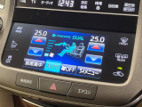 【左右独立型フルオートエアコン】運転席と助手席でそれぞれお好みの温度に設定可能。同乗者にも配慮した、快適な空調をお届け致します。