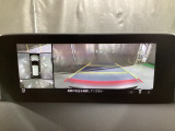 狭い場所での駐車やすれ違いなどでより的確な運転操作に役立つ360&deg;ビューモニターが装備されています。