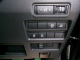 両側オートスライドドアで運転席からも操作出来ます。