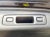 【パワーバックドア】スマートキーや運転席のボタンを押すだけでリアゲートが自動で開閉します!荷物を持っている時や、高い位置にあるバックドアを閉める際に便利な機能です♪