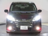 ハロゲンより明るく、より遠くまでさらなる安心感のあるLEDヘッドライトを採用。照射軸の上下方向を自動調整するオートレベリング機構、点灯忘れも防止できるオートライトコントロール機構付きです。
