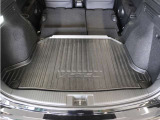 ◆ラゲッジトレー◆濡れた荷物も気にせず積める、防水性のあるトレーです。