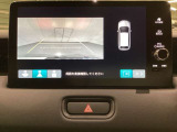 バックでの車庫入れも安心です! リアカメラが付いているバックモニター付のナビディスプレーを装備しております。操作線もついており距離感も画面から確認できます。