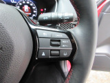 Hondaセンシングの機能のひとつ、アダプティブクルーズコントロール付!アクセルから足を離しても設定したスピードと前車との車間を保ち走行してくれます!車線維持もアシスト☆高速道路で疲労軽減ですね☆