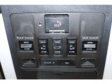 運転席上部の操作部です。両側電動スライドドア、パワーバックドア操作部です。