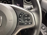 Hondaセンシングの機能のひとつ、アダプティブクルーズコントロール付!アクセルから足を離しても設定したスピードと前車との車間を保ち走行してくれます!車線維持もアシスト☆高速道路で疲労軽減ですね☆
