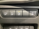 運転席脇のクラスタースイッチ部分にはパーキングセンサー、その他走行系スイッチを集中配置しております。