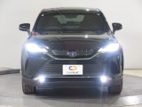 ハロゲンより明るく、より遠くまでさらなる安心感のあるLEDヘッドライトを採用。照射軸の上下方向を自動調整するオートレベリング機構、点灯忘れも防止できるオートライトコントロール機構付きです。
