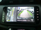 【アラウンドビューモニター】空から見下ろした映像がナビ画面にて確認可能です。駐車もラクラクですよ♪