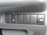 運転席ヒーター付シートはうれしい装備ですね。寒さが厳しい冬も快適ですね(*'&omega;'*)